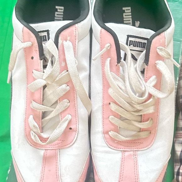 Two lacoste shirts. Holster jeans, pumas sneakers - Picture 4 of 5